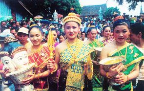 Bun Pi May - Tết cổ truyền ở Lào