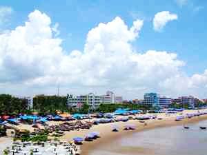 Sôi động lễ hội du lịch biển Sầm Sơn (Thanh Hóa) và Cửa Lò (Nghệ An)