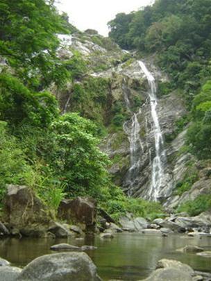 Nguyên sơ thác Trắng (Quảng Ngãi)