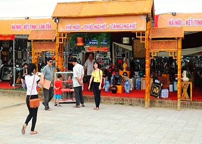 400 gian hàng tham gia Liên hoan Du lịch Làng nghề truyền thống Hà Nội