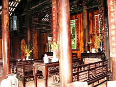 Thăm ngôi nhà cổ trăm cột ở Long An