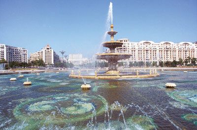 Bucarest (Romania): “Thành phố của niềm vui”