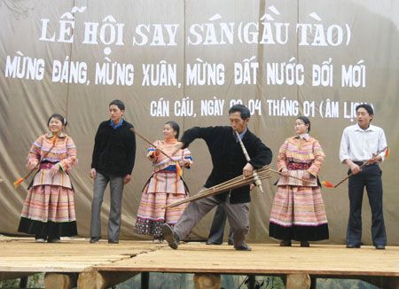 Sáo, khèn và những khúc dân ca độc đáo của người Mông