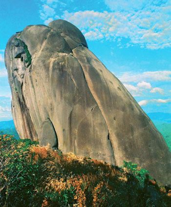 Di sản văn hóa đá ở Phú Yên