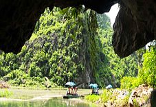 Tràng An (Ninh Bình) – Hoang sơ quyến rũ
