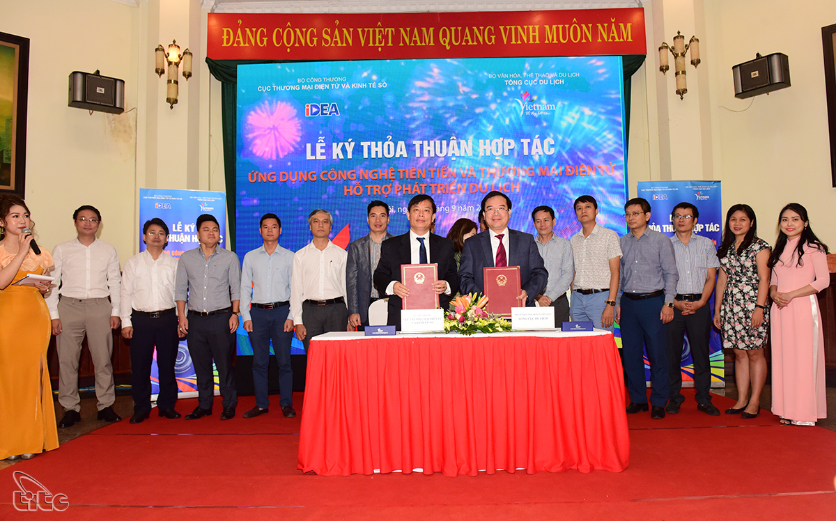 TCDL và Cục TMĐT và KT số hợp tác ứng dụng công nghệ tiên tiến và TMĐT hỗ trợ du lịch