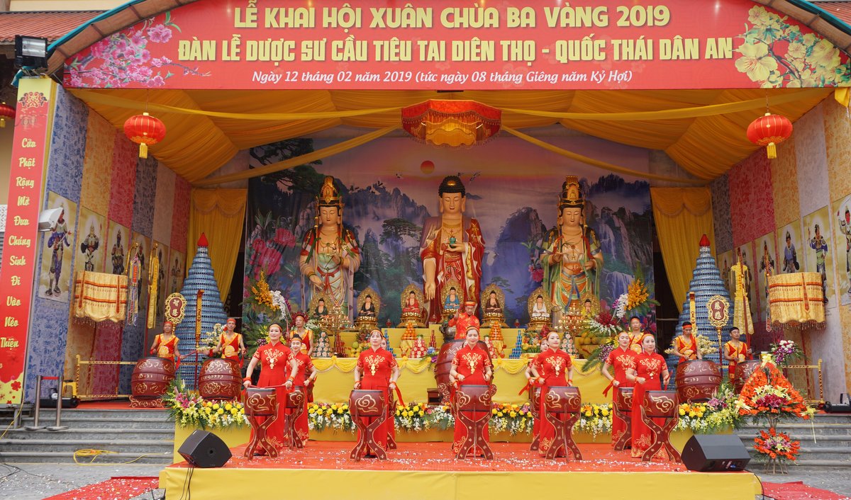 Khai hội xuân chùa Ba Vàng (Quảng Ninh)