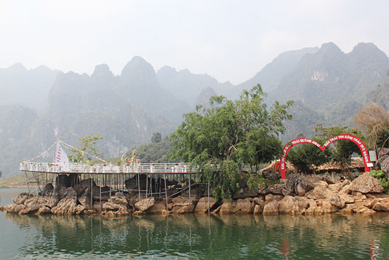 Đảo Trái tim - Điểm du lịch sinh thái hấp dẫn ở Quỳnh Nhai (Sơn La)