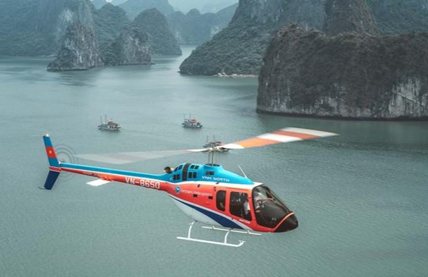 Truyền thông quốc tế giới thiệu trải nghiệm Hạ Long bằng trực thăng