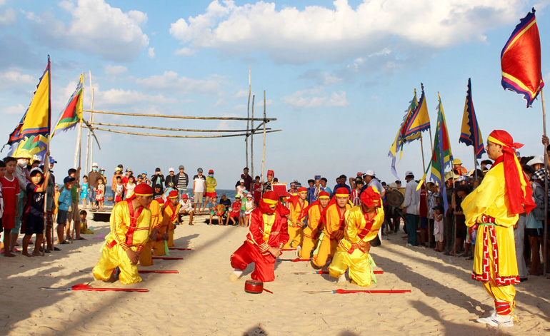 Lễ hội cầu ngư lạch Long Thủy (Tuy Hòa, Phú Yên)