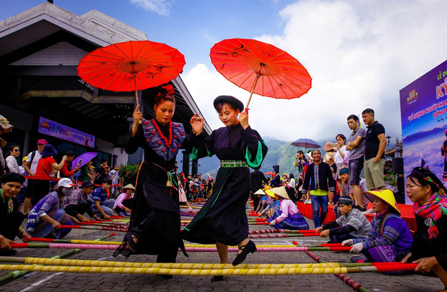 Màn nhảy sạp đông nhất tại Fansipan lập kỷ lục Việt Nam