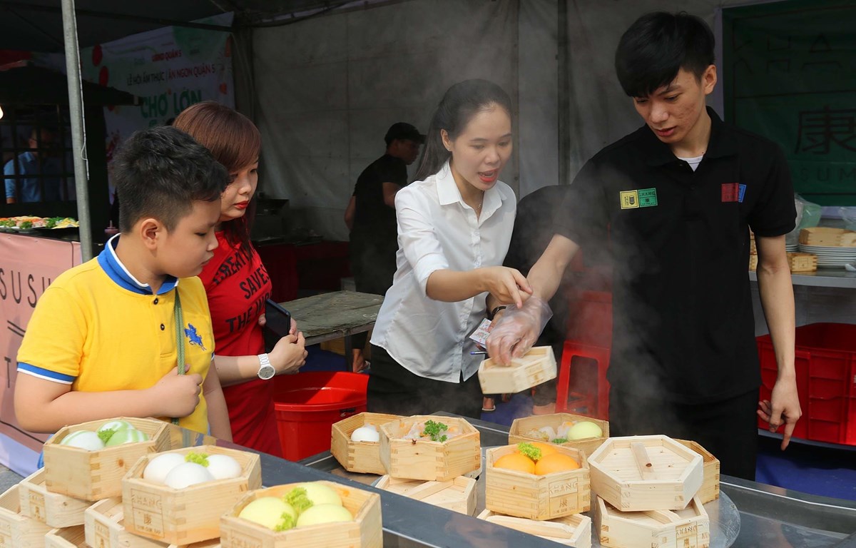 Đa dạng món ăn đặc trưng tại Lễ hội ẩm thực Bếp ăn Chợ Lớn