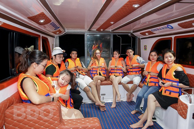 Bình Định: Thêm nhiều trải nghiệm, sản phẩm du lịch biển đảo: Đón khách kể cả ngày mưa
