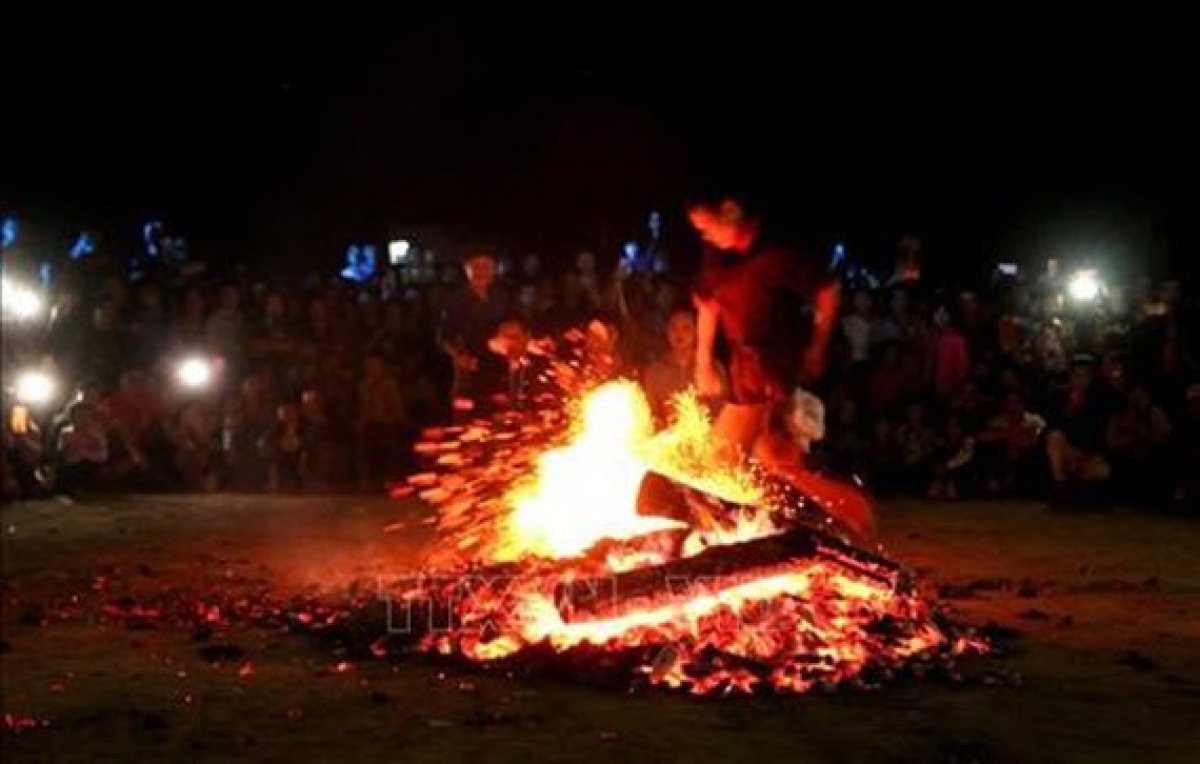 Lễ Nhảy lửa của người Dao Đỏ được công nhận là Di sản văn hóa phi vật thể quốc gia 