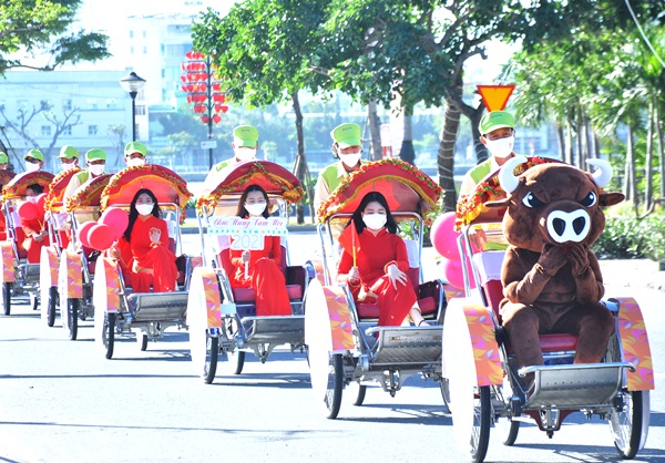 Diễu hành xích lô du lịch quảng bá Lễ hội “Đà Nẵng – Chào năm mới 2021”