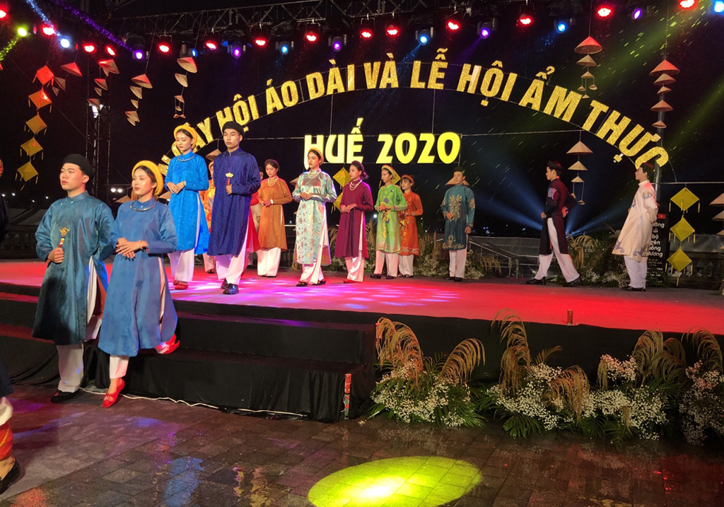 Tổng cục trưởng Nguyễn Trùng Khánh dự khai mạc Ngày hội Áo dài và Lễ hội Ẩm thực Huế năm 2020