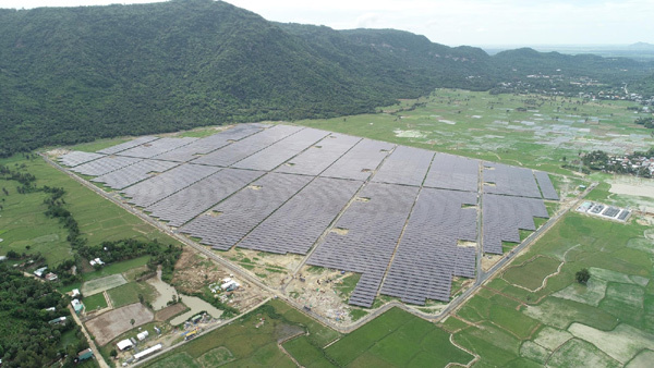 Độc đáo du lịch “trang trại điện mặt trời”
