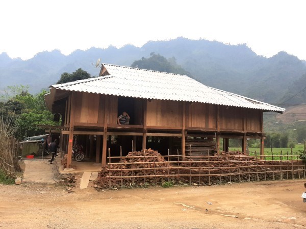 Nét độc đáo kiến trúc nhà sàn của người Tày ở Nam Quang (Cao Bằng)