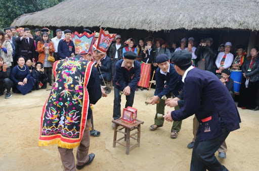 Nhảy múa trong Tết nhảy của người Dao Quần chẹt – Tuyên Quang