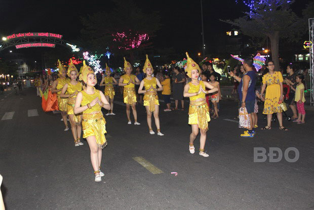Phố Văn hóa - Nghệ thuật TP Quy Nhơn (Bình Định): Sôi động, thu hút nhiều du khách