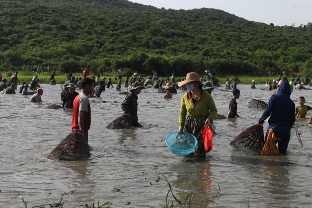 Độc đáo lễ hội Đồng Hoa - lễ hội đánh cá lâu đời gần 300 năm