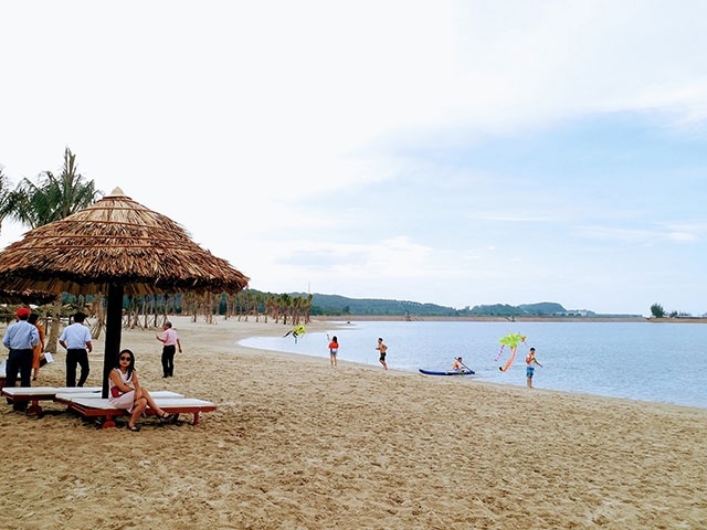 Khai trương bãi biển nhân tạo dài hơn 1km tại Đồ Sơn
