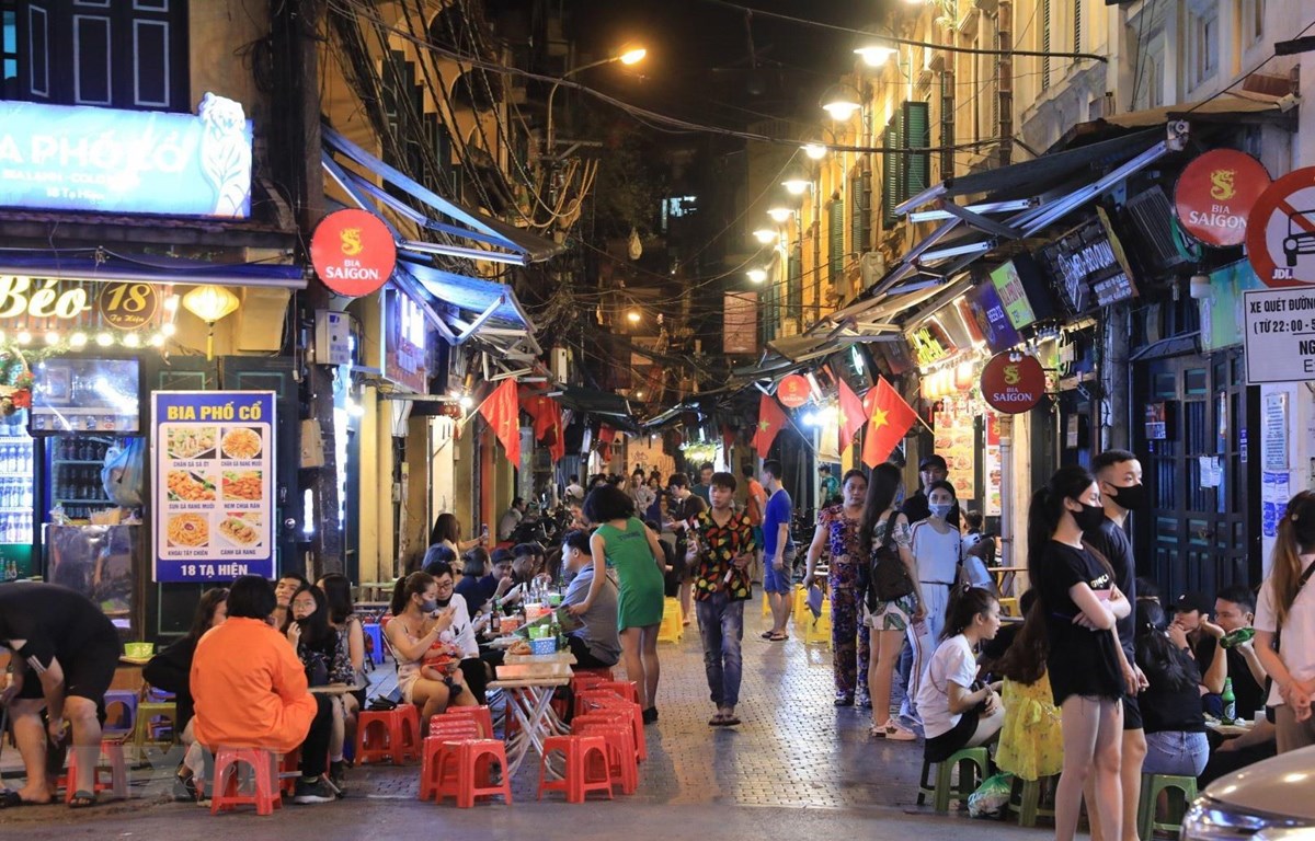 Phát triển kinh tế đêm – Động lực thu hút khách du lịch tại Hà Nội