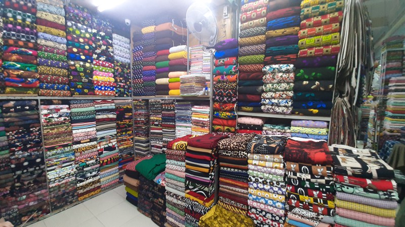 Khám phá chợ vải hơn 30 năm lớn nhất Sài Gòn với cái tên rất lạ