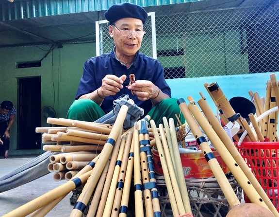 Giữ gìn thanh âm của pí Thái ở Điện Biên