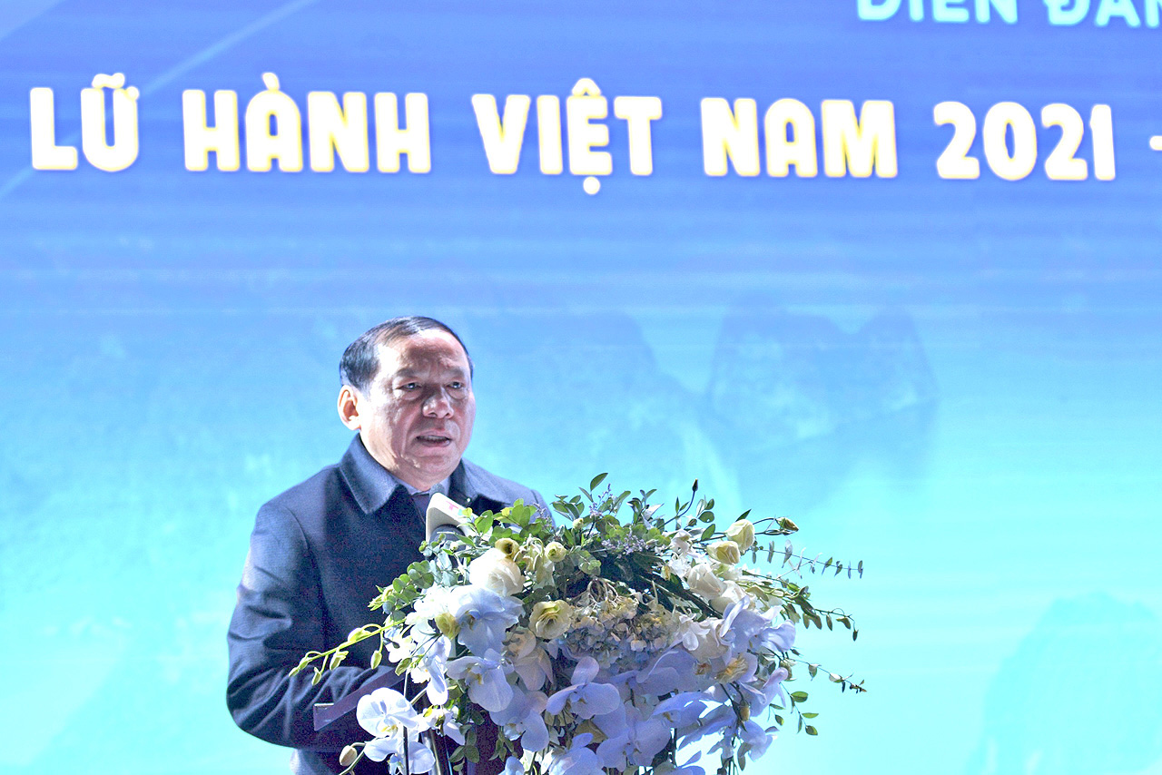 Thứ trưởng Nguyễn Văn Hùng: Các doanh nghiệp lữ hành cần đổi mới phương thức quản trị, đẩy mạnh chuyển đổi số, chuẩn bị lực lượng để phục hồi, phát triển bền vững