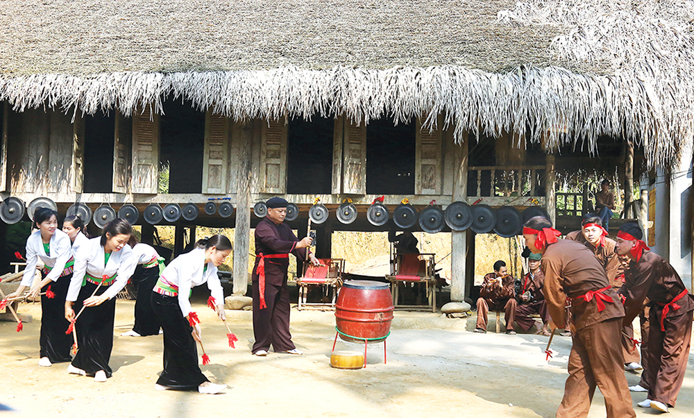 Phú Thọ: Phát triển đời sống văn hóa từ giữ gìn bản sắc 