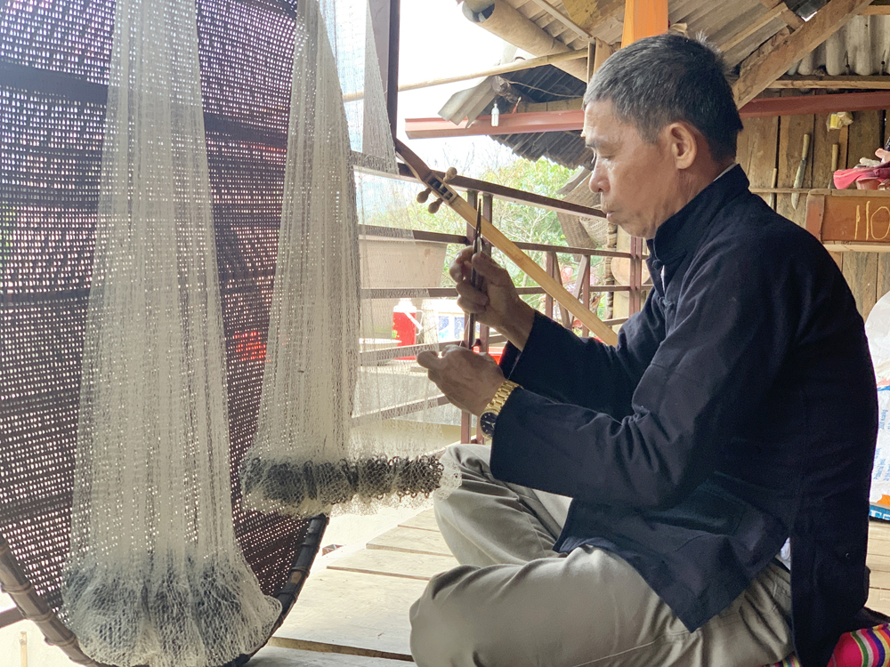 Nghề đan chài của người Thái ở Bản Ngoang