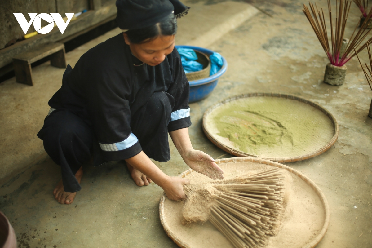 Khám phá nghề làm hương truyền thống của người Nùng ở Cao Bằng 