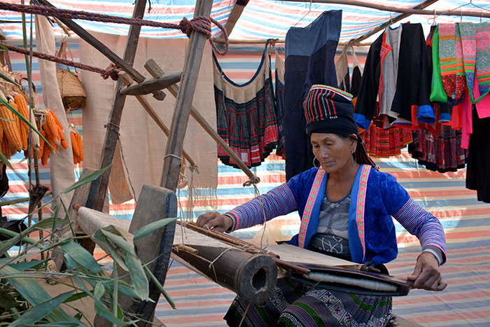 Điện Biên: Ðưa sản phẩm làng nghề vươn xa