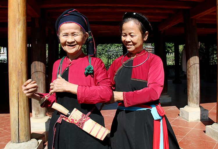 Nét hoa văn trên trang phục truyền thống các dân tộc ở Phú Thọ