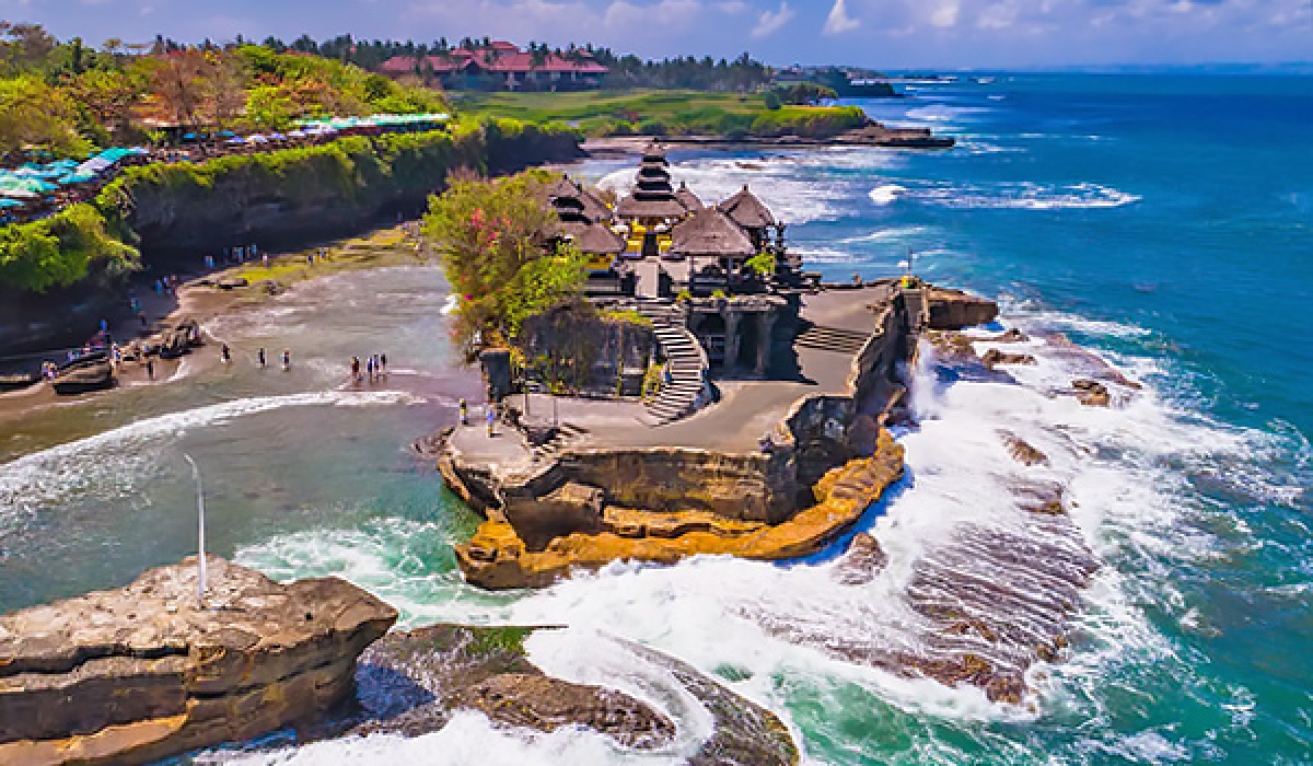 Indonesia mở cửa trở lại hòn đảo du lịch Bali cho du khách từ 19 quốc gia đủ điều kiện