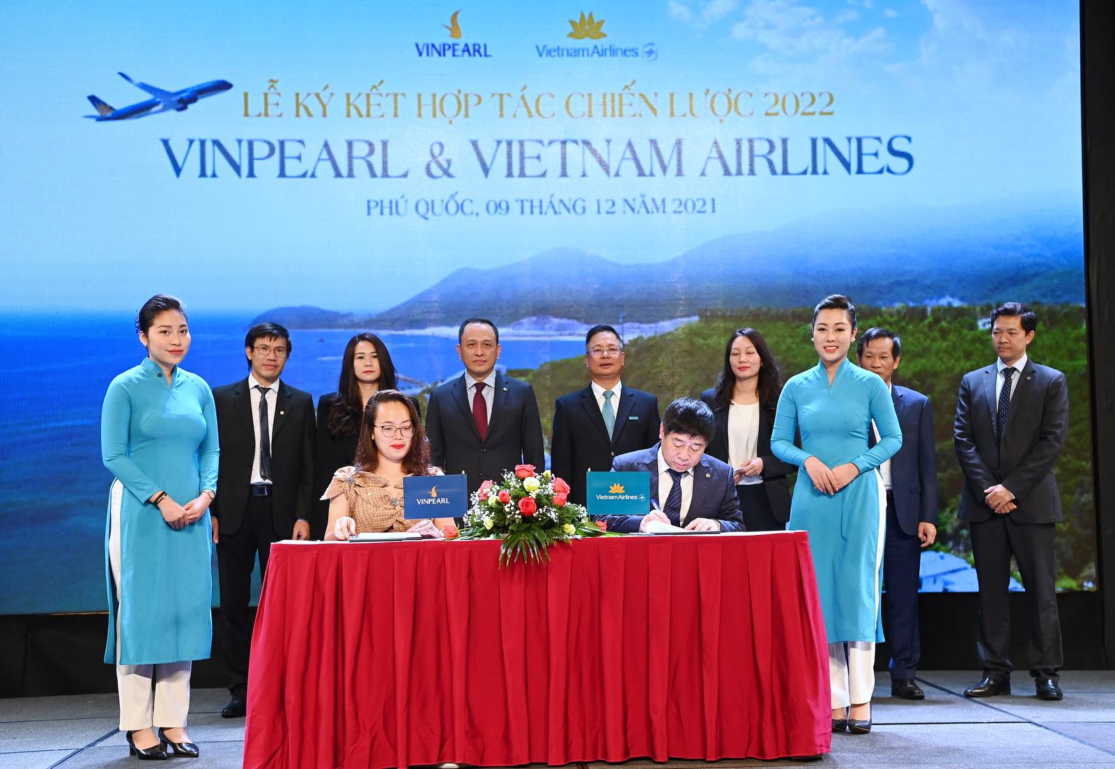 Vietnam Airlines và Vinpearl ký kết hợp tác phát triển sản phẩm hàng không - du lịch an toàn