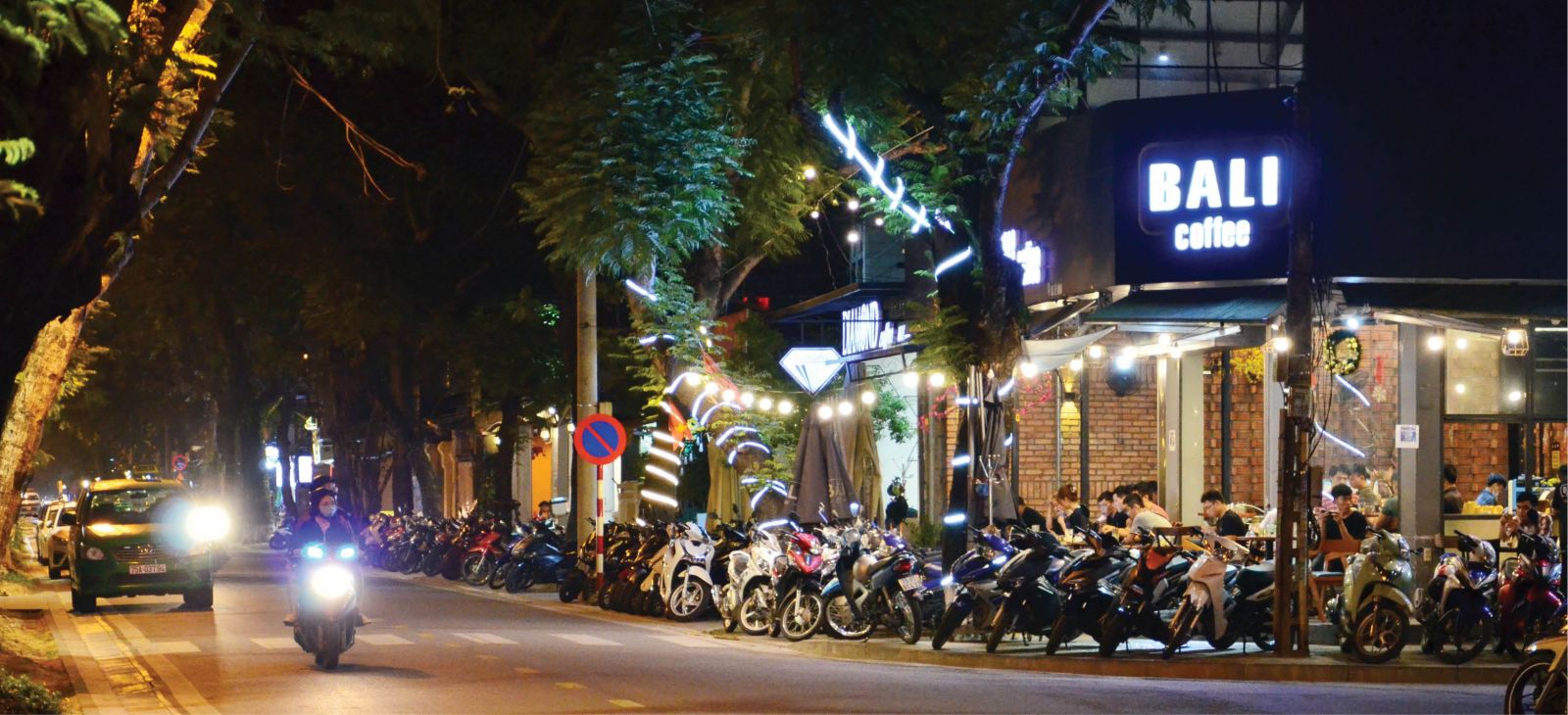 Thừa Thiên Huế: Khai thác hợp lý tuyến phố du lịch dịch vụ quanh Đại Nội