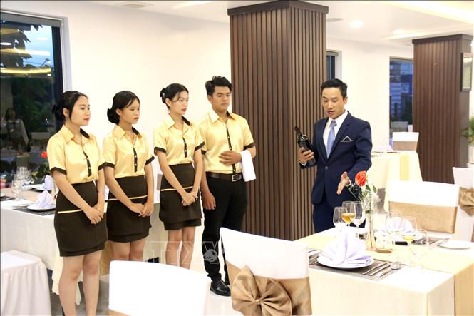 Móng Cái tuyển sinh lớp nghiệp vụ nhà hàng, khách sạn năm 2021