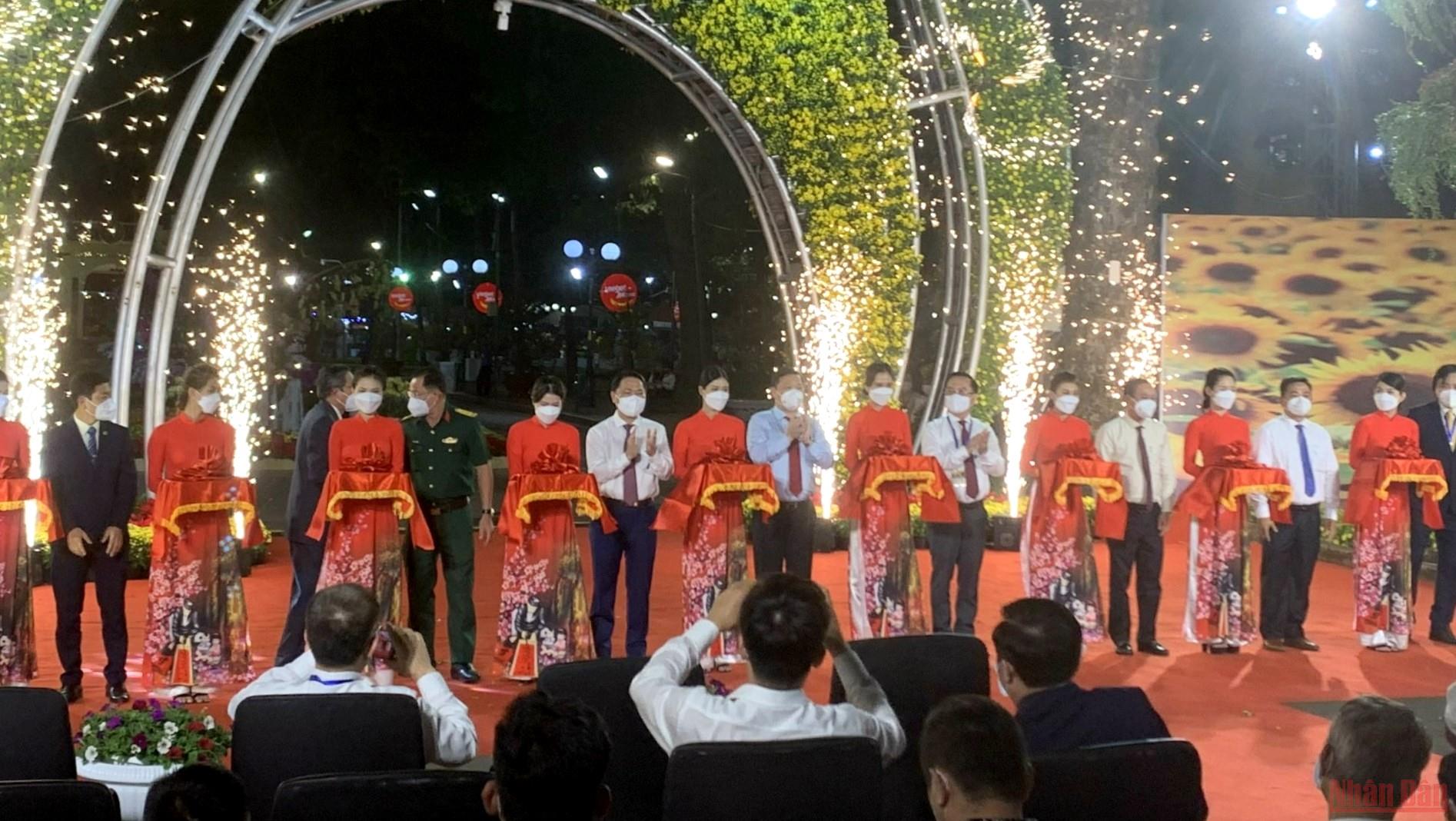 Thành phố Hồ Chí Minh khai mạc Hội hoa Xuân Nhâm Dần 2022