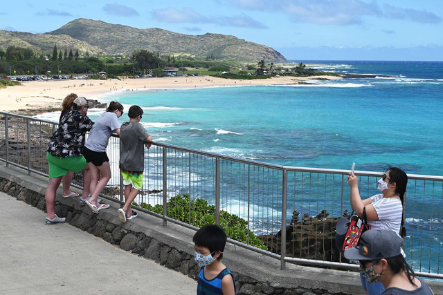 Ý và quần đảo Hawaii dỡ bỏ thêm quy định phòng dịch COVID-19 với du khách