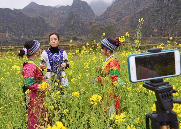 Hà Giang: Tour Du lịch Online giới thiệu mùa hoa trên Cao nguyên đá và chợ phiên