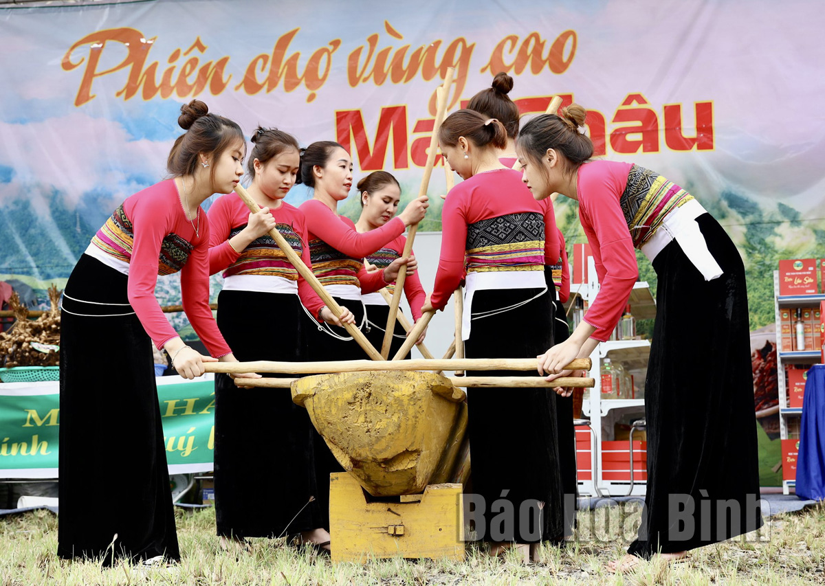 Hòa Bình: Huyện Mai Châu bảo tồn, phát huy bản sắc văn hoá dân tộc Thái