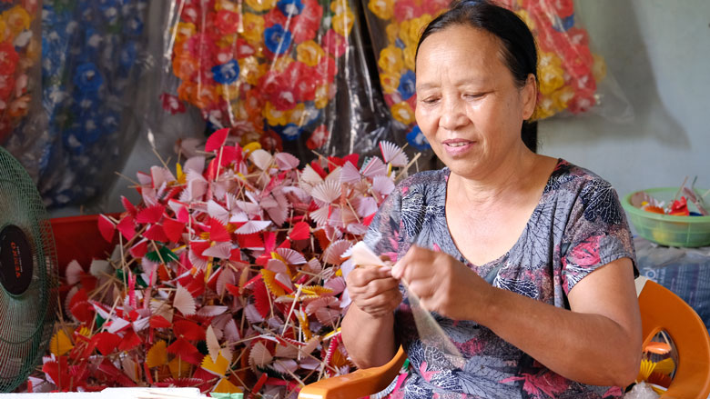Thừa Thiên Huế: Sắc màu hoa giấy Thanh Tiên