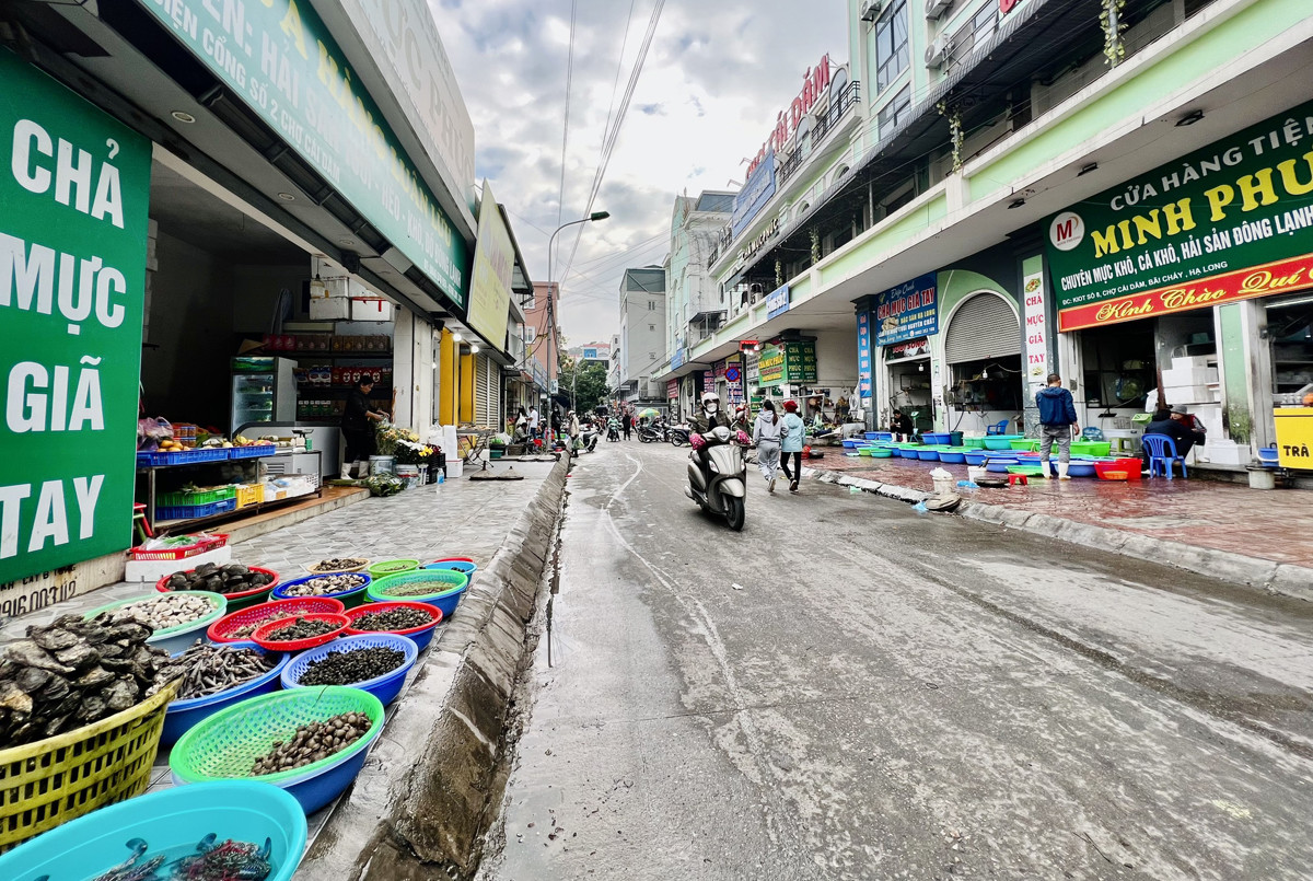 Quảng Ninh: Đến Hạ Long nhớ về chợ Cái Dăm