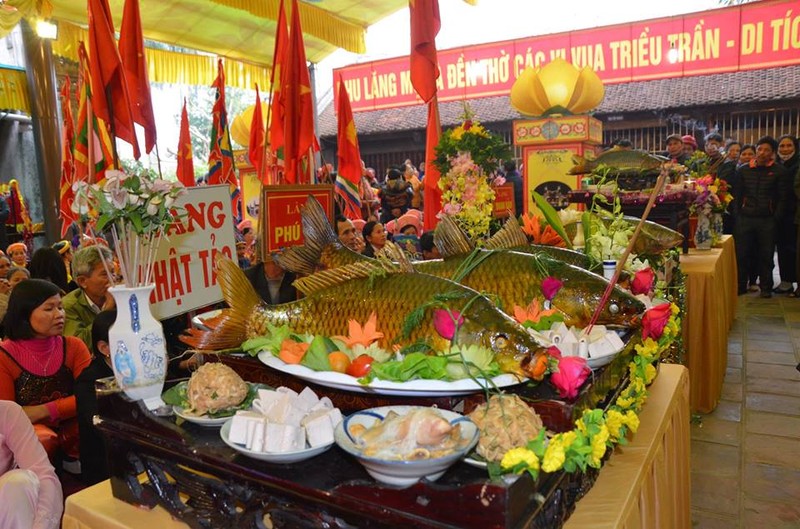 Lễ hội Đền Trần Thái Bình đón hàng chục nghìn lượt khách tham quan, chiêm bái