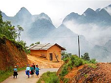 Chiêm ngưỡng và khám phá cao nguyên đá Đồng Văn (Hà Giang)