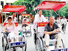 Hà Nội siết chặt hoạt động của xe xích lô du lịch
