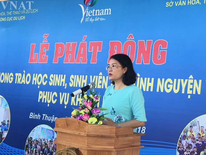 Tập huấn kỹ năng cho sinh viên trở thành tình nguyện viên phục vụ khách du lịch tại Bình Thuận