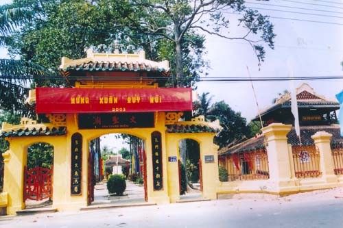 Tham quan Văn Thánh Miếu Vĩnh Long